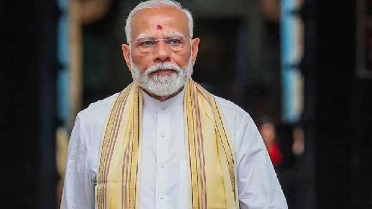 When will Narendra Modi's swearing-in ceremony take place?