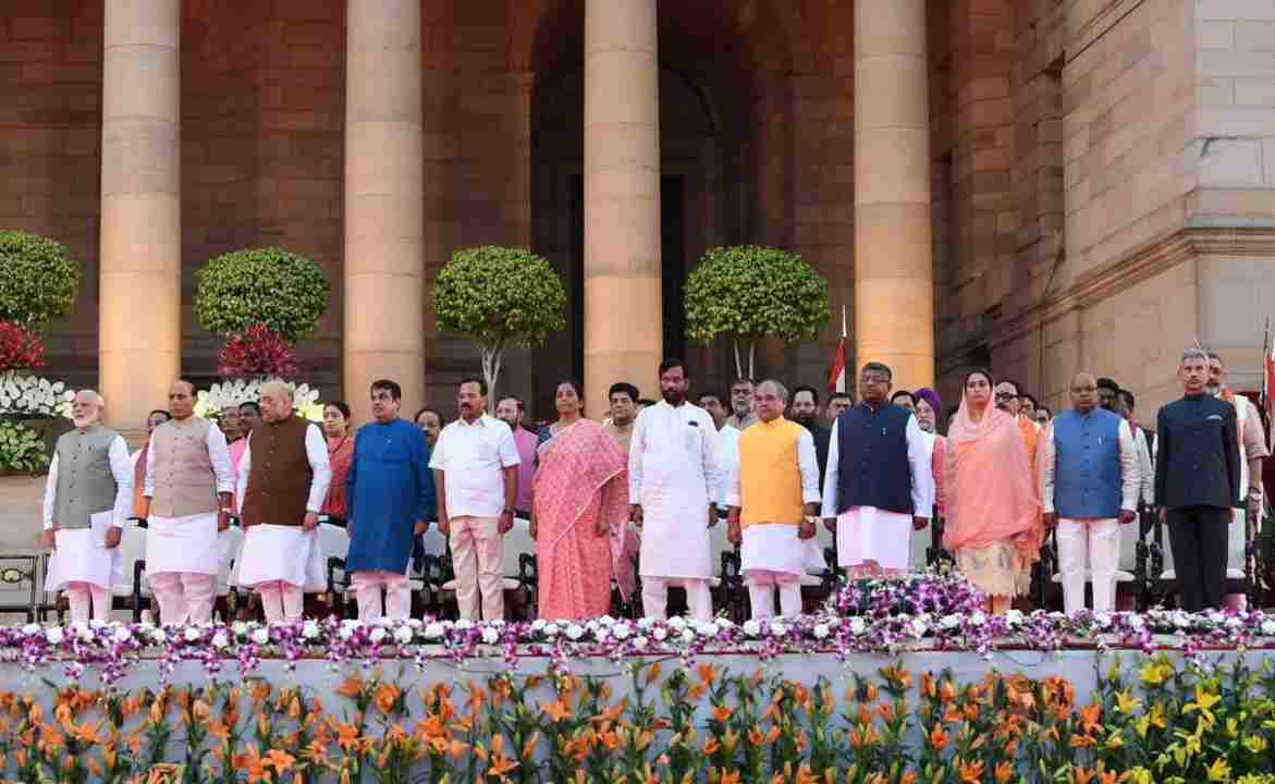 Who became the Cabinet Minister, Independent Charge and Minister of State in PM Modi's cabinet? See list here