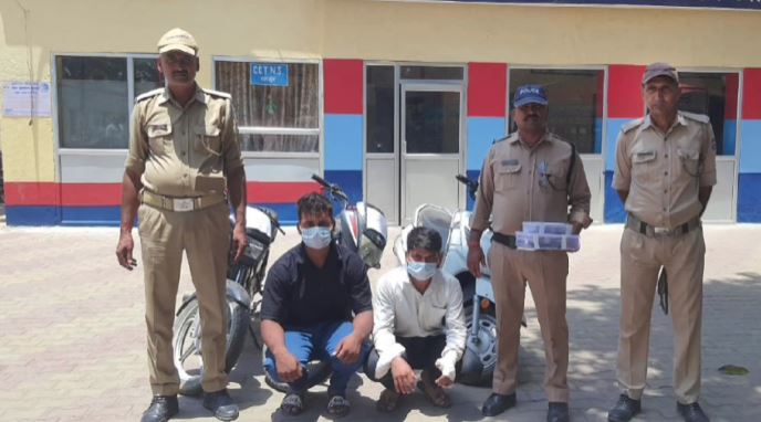 लिफ्ट लेने के बहाने लूटपाट वाले गिरोह का भंडाफोड़, तमंचे की नोक पर देते थे वारदात को अंजाम