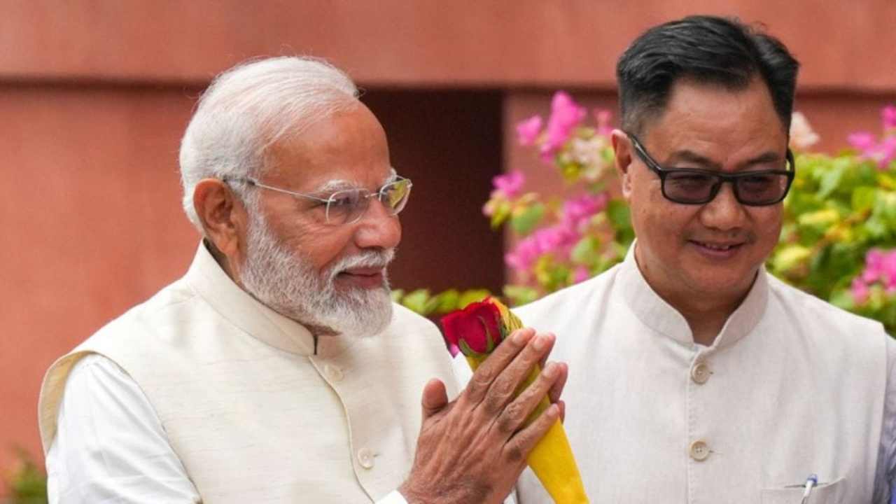PM Modi targets Congress regarding emergency