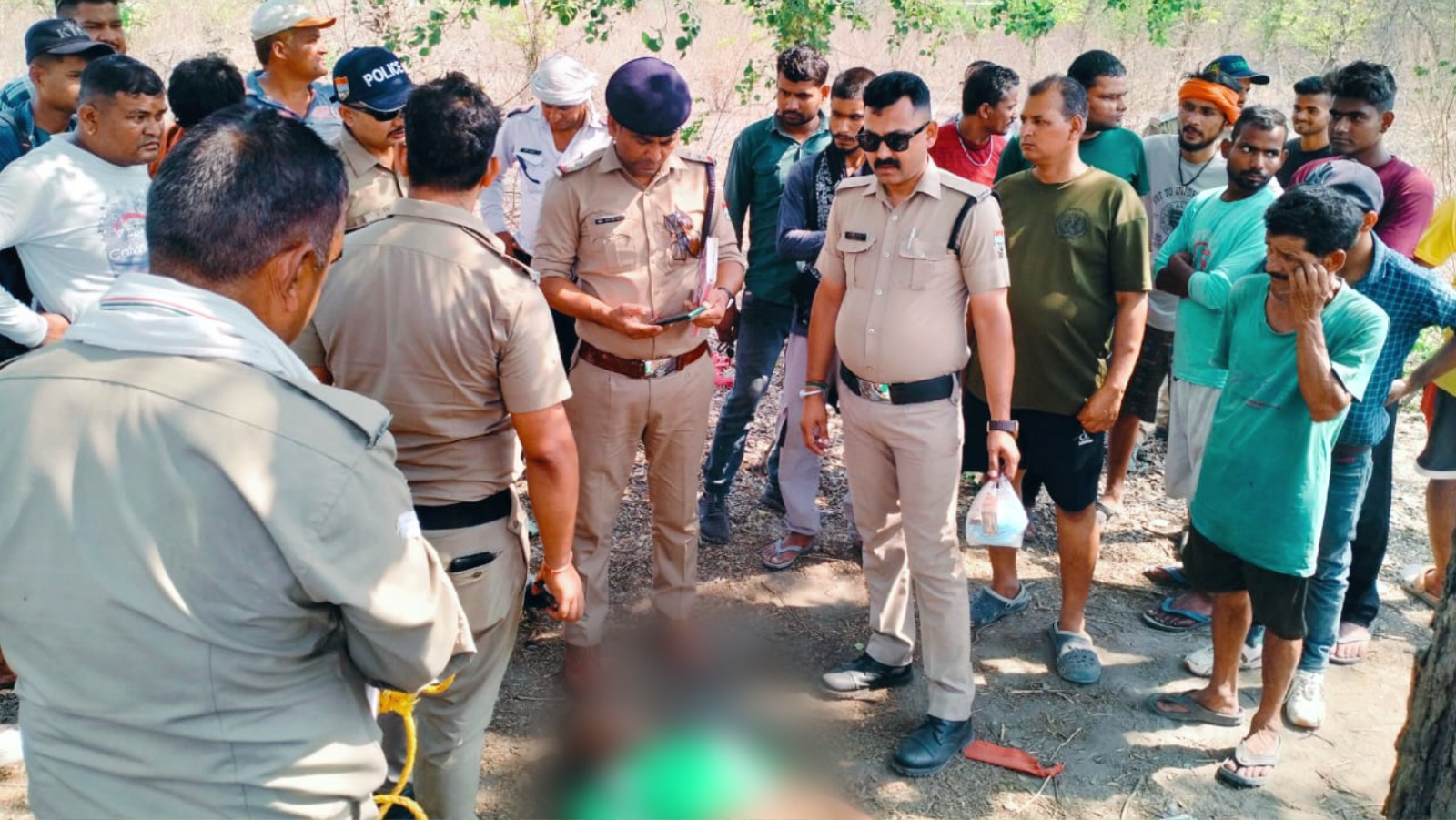 पेड़ से लटक मिला ITBP के जवान का शव, मचा हड़कंप, जांच में जुटी पुलिस