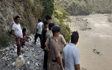 पिथौरागढ़ में नाबालिग की हत्या, आरोपित ने नेपाल भागने की फिराक में नदी में लगाई छलांग