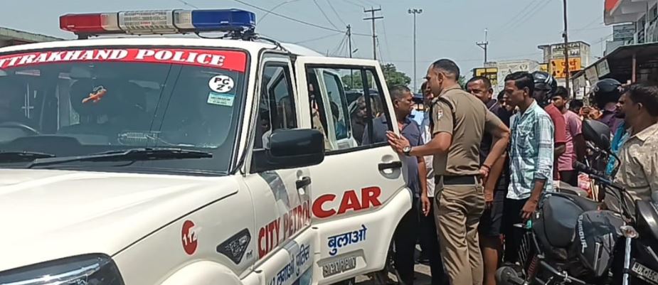 बुजुर्ग महिला के गले से गायब हुई सोने की चेन, पुलिस ने दो युवतियों को हिरासत में लिया, एक फरार