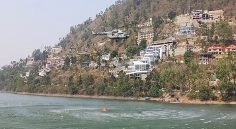 अल्मोड़ा के जंगलों की आग बुझाने के लिए सेना ने संभाला मोर्चा, MI हेलीकॉप्टर से हो रहा रेस्क्यू