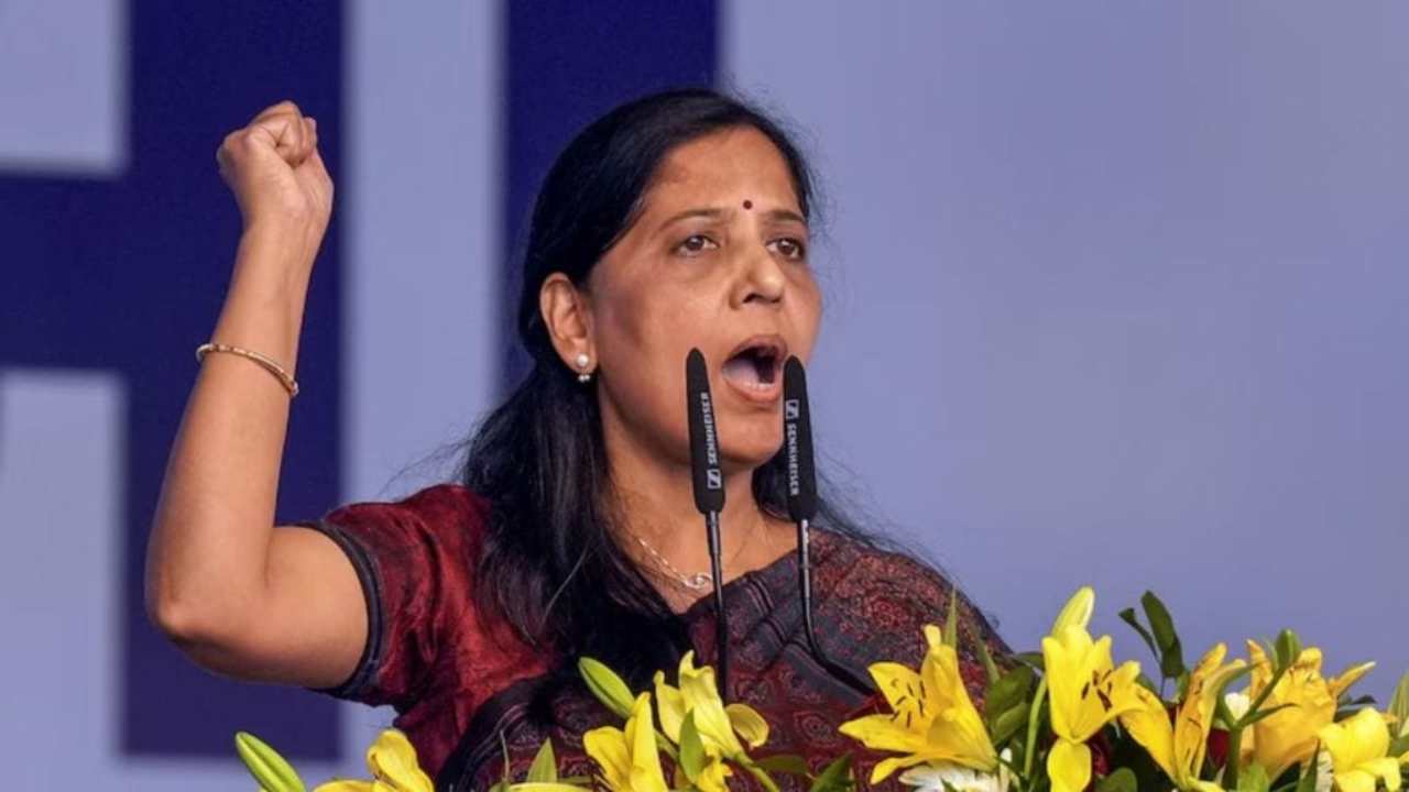 Sunita Kejriwal made big allegations on her husband's arrest