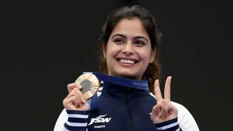 Paris olympics 2024 manu-bhaker BRONZE MEDAL IN shooting 10m air pistol