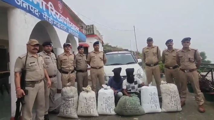 PRESS लिखी कार में हो रही थी गंजे की तस्करी, दो तस्कर अरेस्ट, 26 लाख का गांजा बरामद