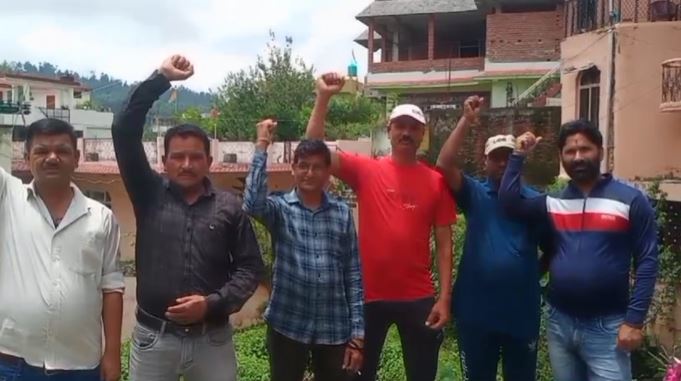 मौसम की मार से बर्बाद हुई फसलें, किसानों ने की सरकार से मुआवजे की मांग