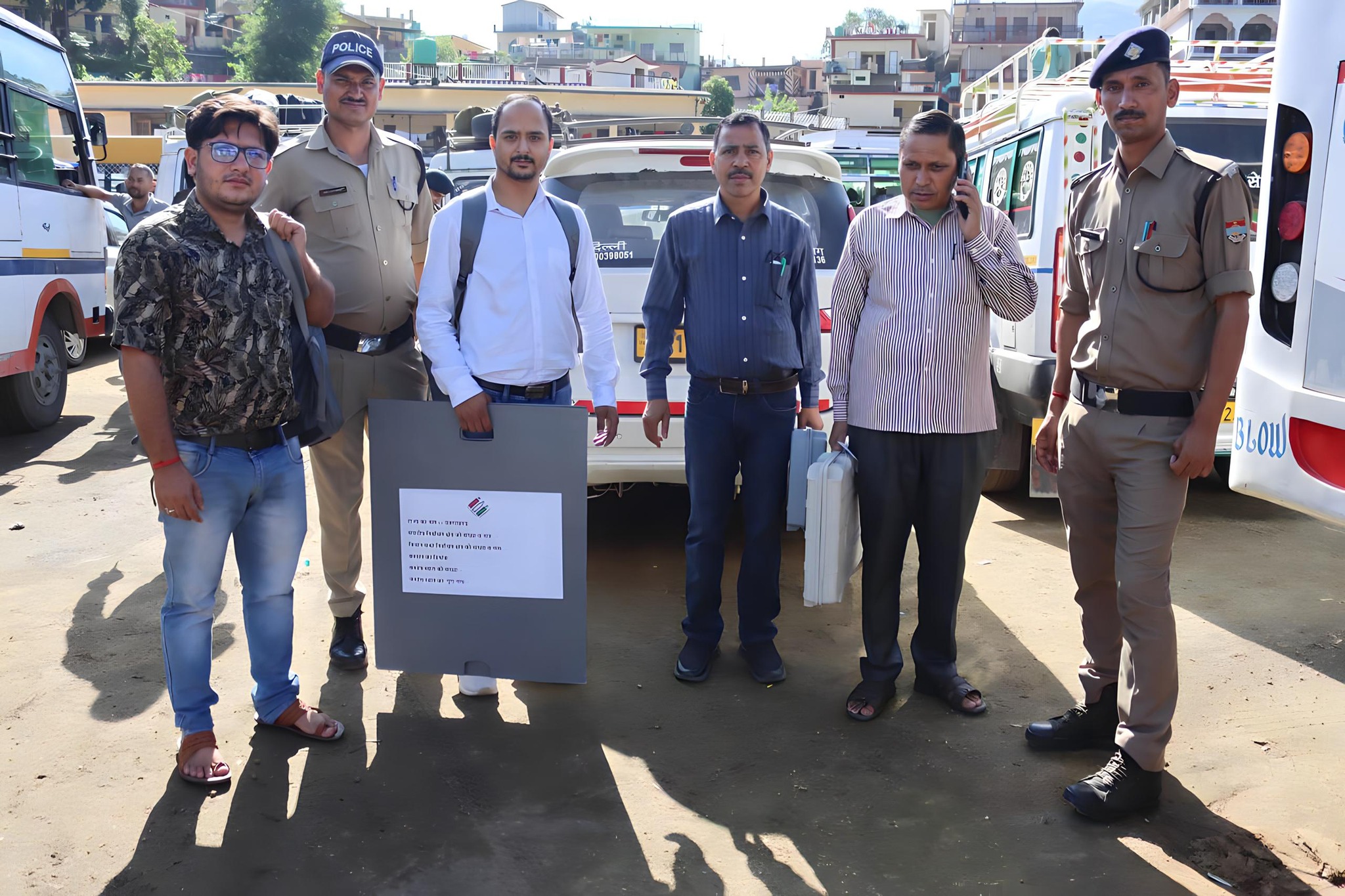 By-Election News : बदरीनाथ उपचुनाव के लिए रवाना हुई 193 पोलिंग पार्टियां, कल होने हैं मतदान