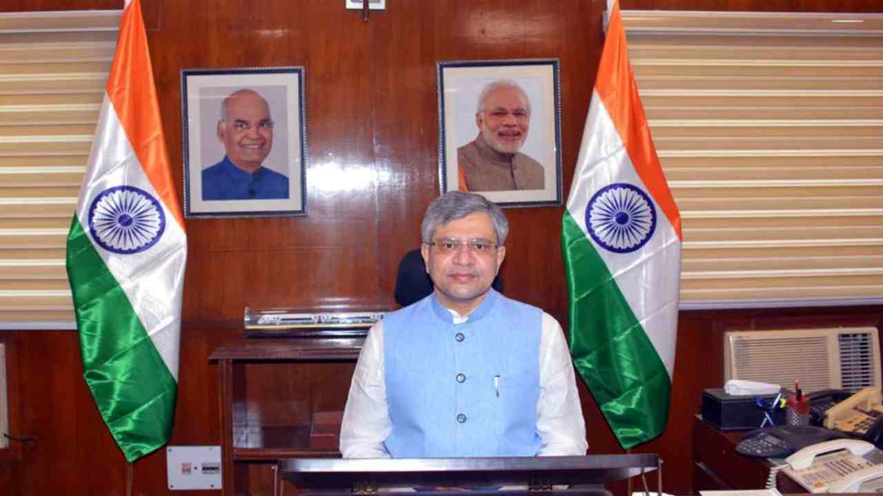 Railway Minister Ashwini Vaishnav's big announcement after the presentation of the budget