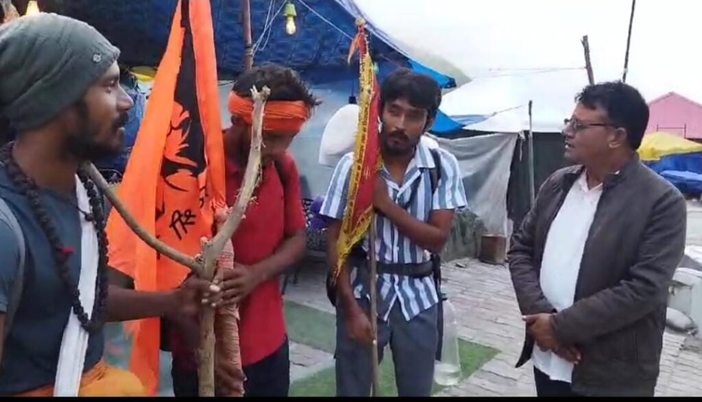 आपदा के 15 दिन बाद दुरुस्त हुआ केदारनाथ पैदल मार्ग, पैदल धाम पहुंच रहे यात्री