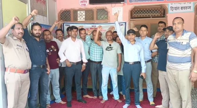 कर्मचारियों की बहाली के लिए परिवहन विभाग ने किया कार्य बहिष्कार