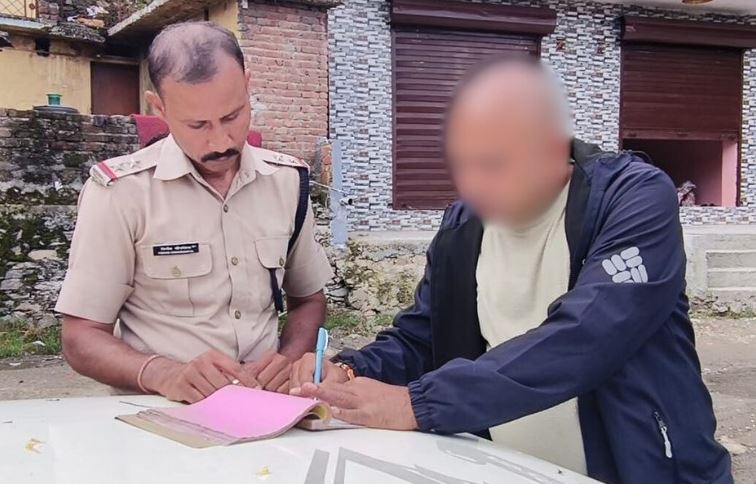 मजदूरों का सत्यापन ना करना पड़ा भारी, पुलिस ने ठेकेदारों से वसूला हजारों का जुर्माना