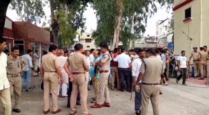 IIT रुड़की में तैनात कर्मचारी ने मौत को लगाया गले, महिला अधिकारी पर उत्पीड़न के आरोप
