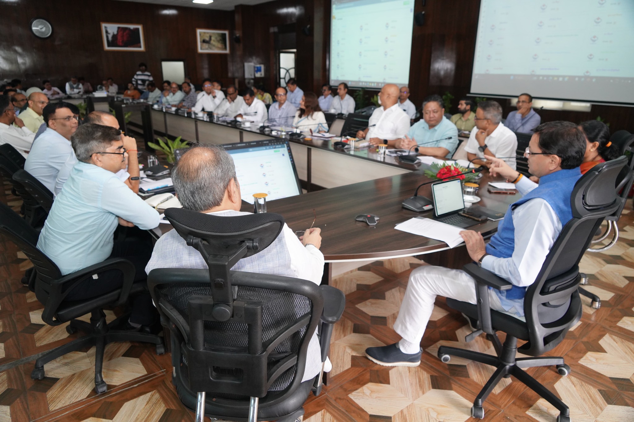 सीएम ने दिए सभी अधिकारियों को CM डैशबोर्ड से जुड़ने के निर्देश, बोले 15 दिन में पोर्टल में अपडेट हो डाटा