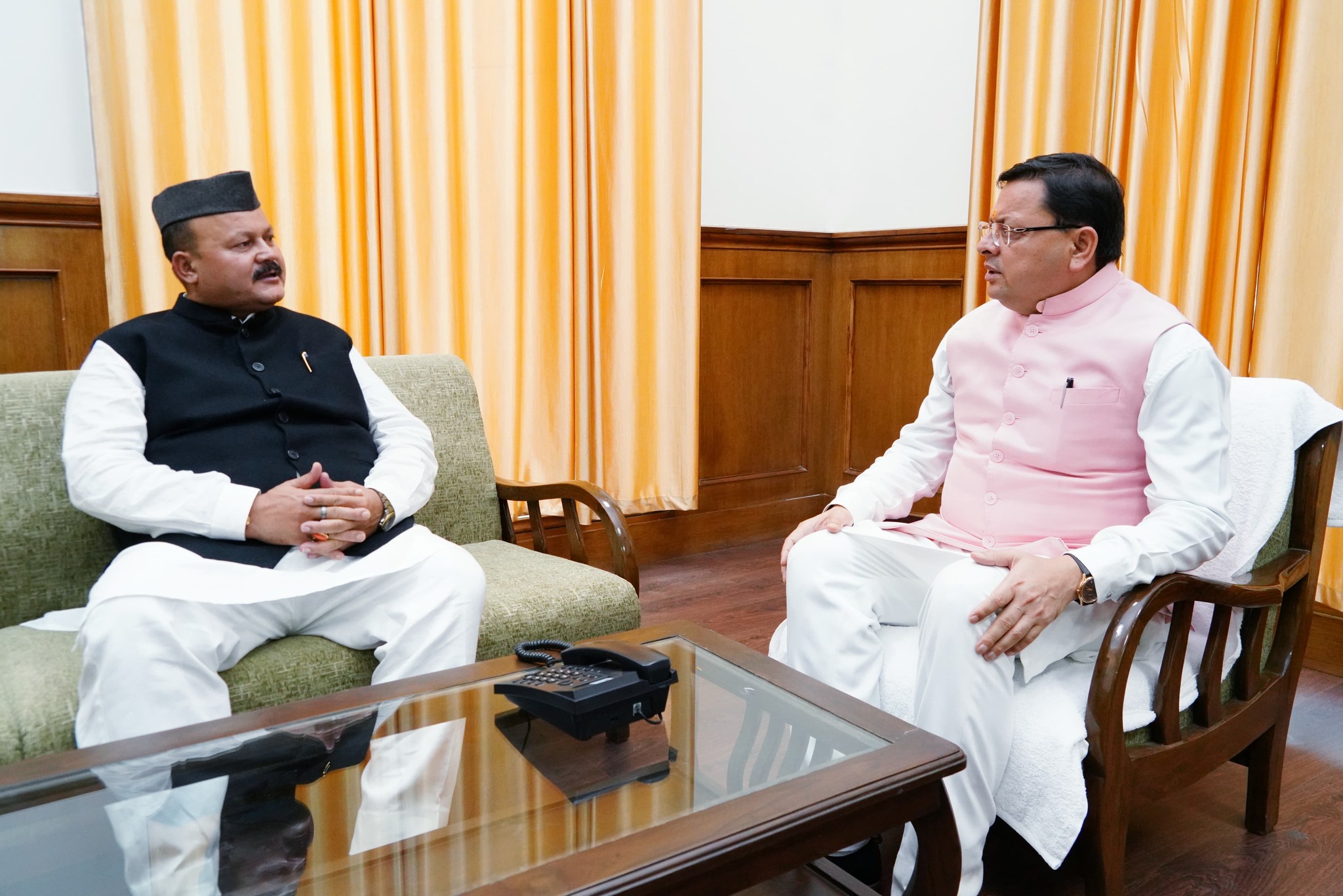 धारचूला विधायक हरीश धामी ने की सीएम से मुलाकात, अपनी ही पार्टी के MLA के प्रति व्यक्त की नाराजगी