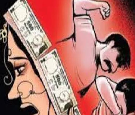 कार की डिमांड नहीं हुई पूरी, विवाहिता को पीट-पीटकर कर दिया किया लहूलुहान, हालत नाजुक