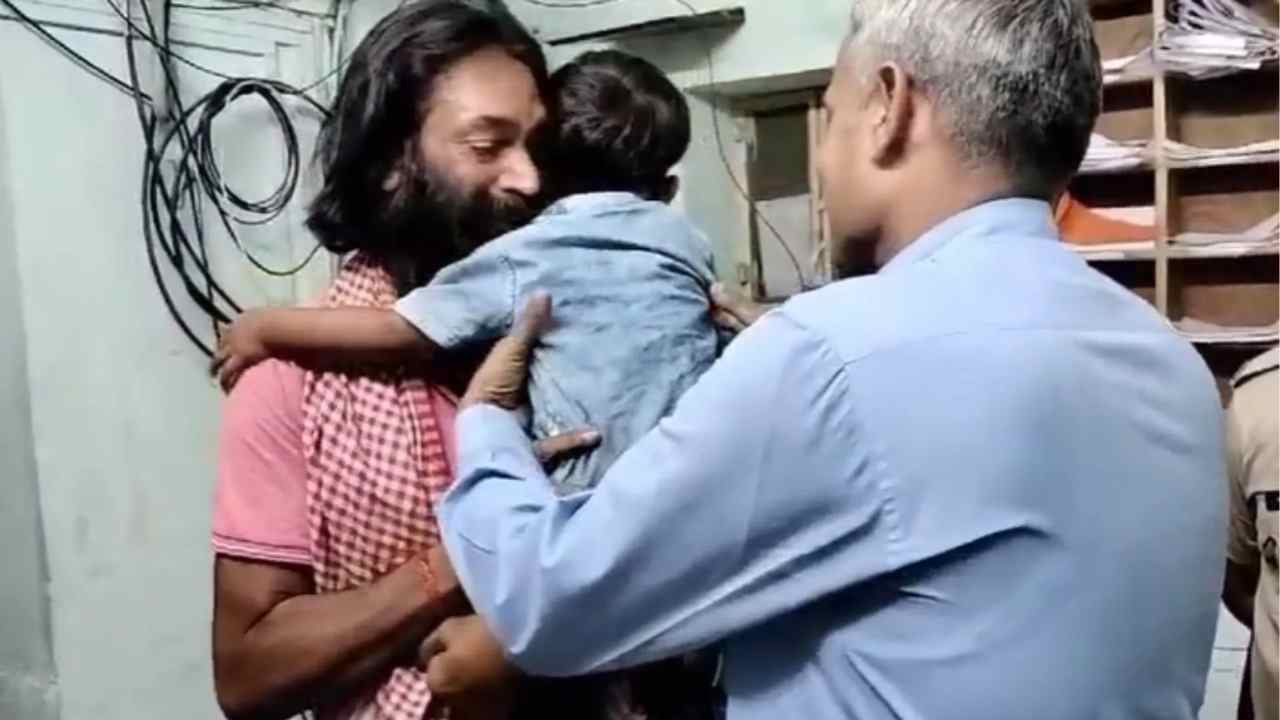 The child started crying after hugging the kidnapper, the accused also shed tears