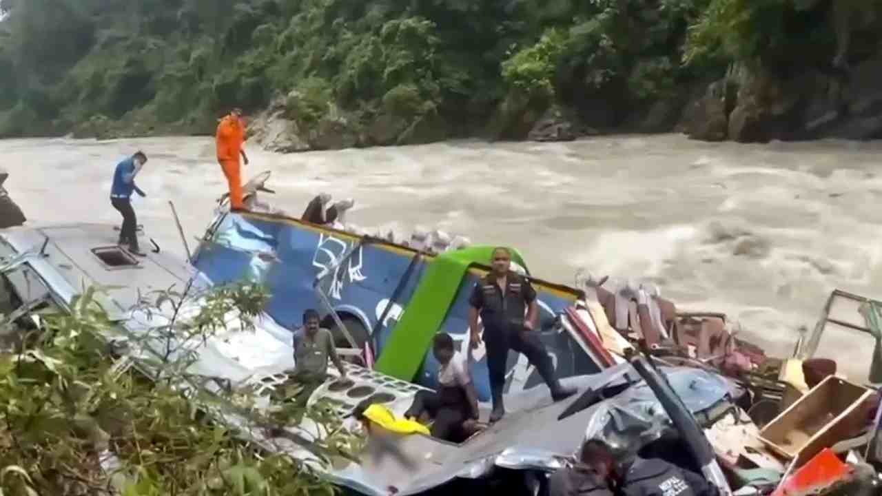 27 passengers died in Nepal bus accident, 24 bodies will reach Maharashtra today