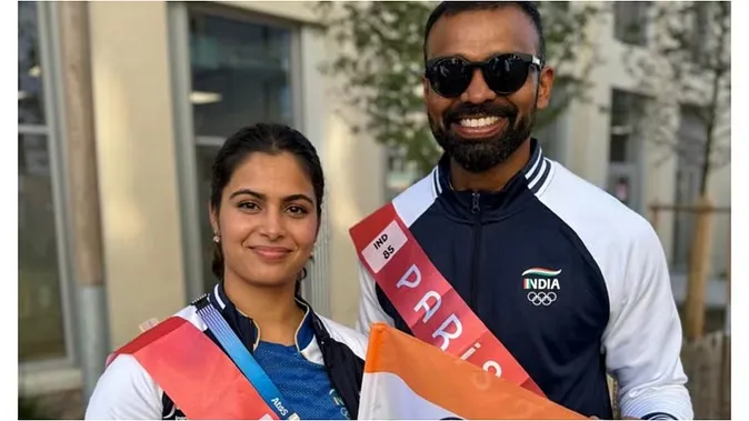 paris olympics 2024 closing ceremony photos manubhaker and pr sreejesh