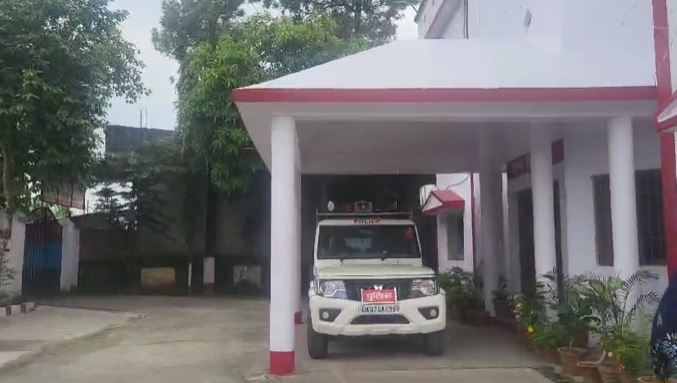 मॉल घुमाऊंगा, कपड़े दिलाऊंगा, होटल में करेंगे ..., छात्राओं ने शिक्षक पर लगाए गंभीर आरोप