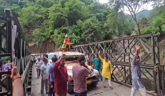 घनसाली-तिलवाड़ा मोटर मार्ग पर तीन दिन के भीतर तैयार हुआ बैली ब्रिज, चार धाम यात्रियों को मिलेगी सुविधा