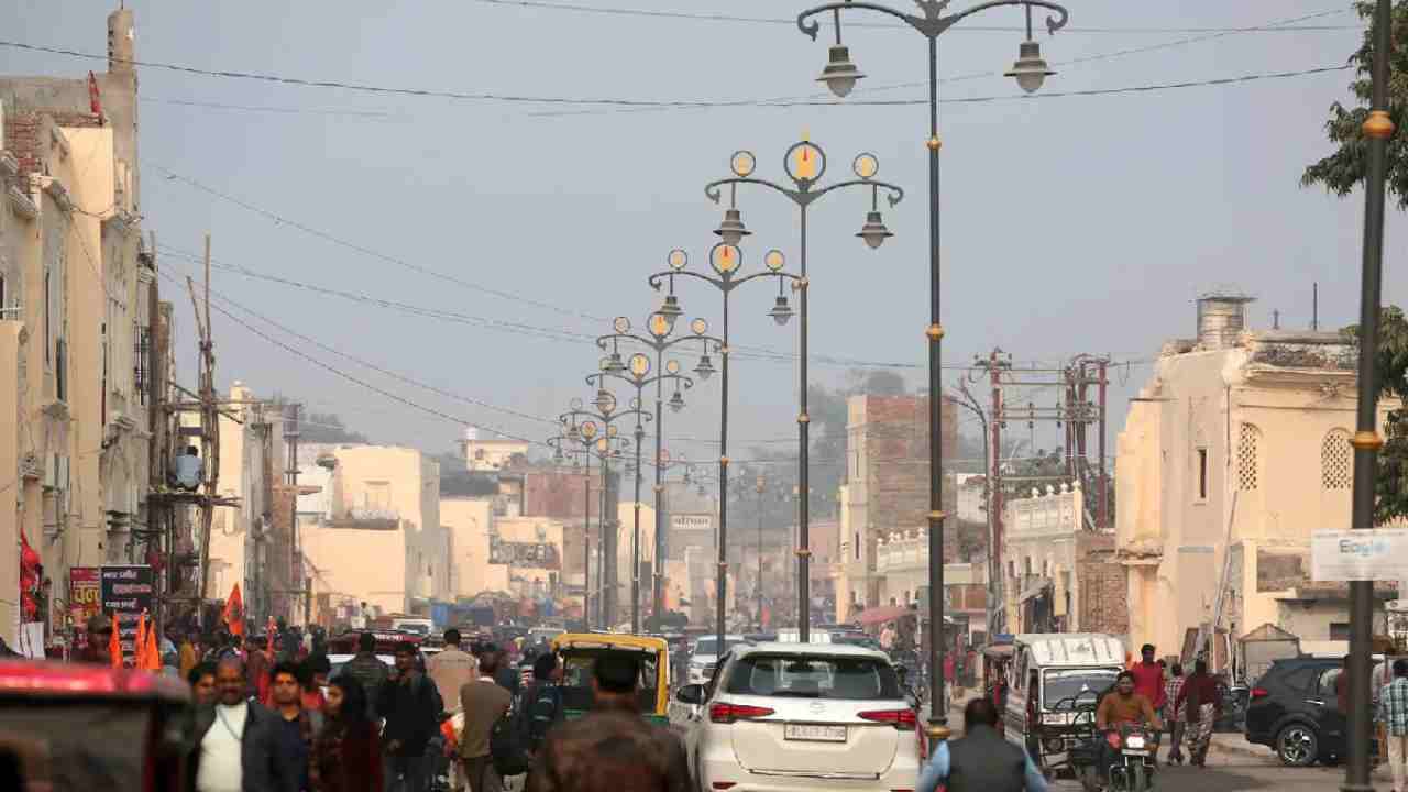 Thousands of lights worth Rs 50 lakh stolen from Ram Path and Bhakti Path