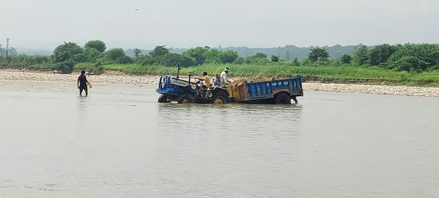 खनन माफिया डोईवाला