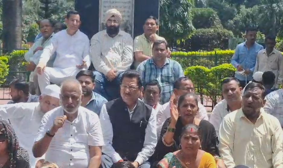 धरना प्रदर्शन गांधी पार्क