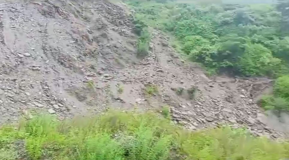 हाईवे बंद