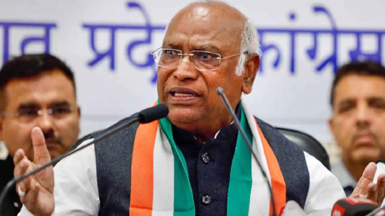 I will remain alive till PM Modi is removed from power, know why Kharge said this?