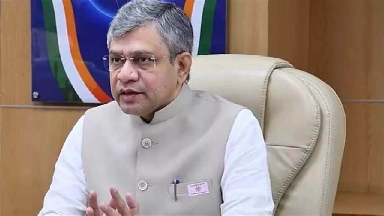 Railway minister given a good news, in festivel the passengers will happily go by train