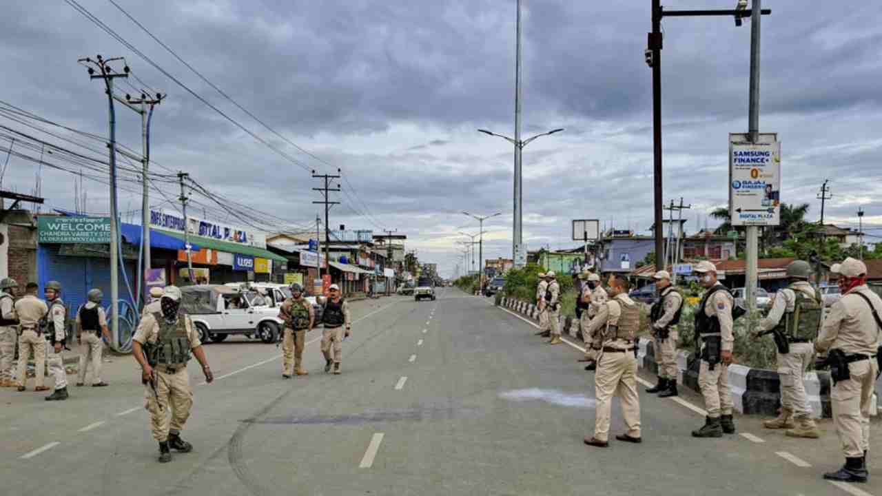 Violence in Jiribam district of Manipur, sleeping person shot, 5 people died in the violence