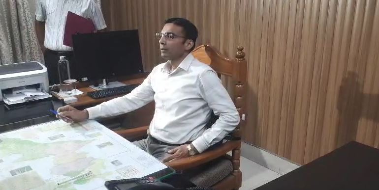 देहरादून के नवनियुक्त डीएम सविन बंसल ने किया पदभार ग्रहण
