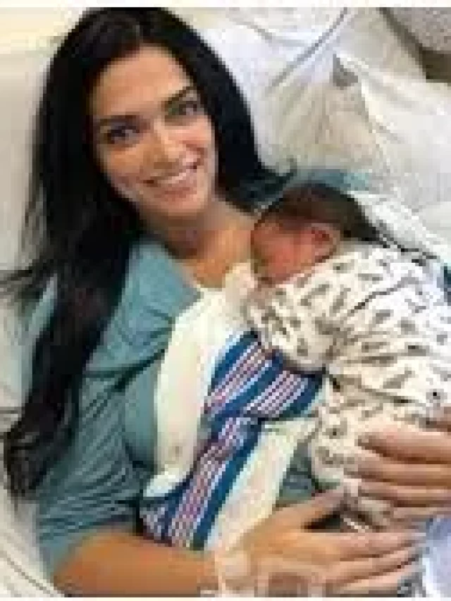 deepika padukone blessed with babay girl deepika padukone baby born girl