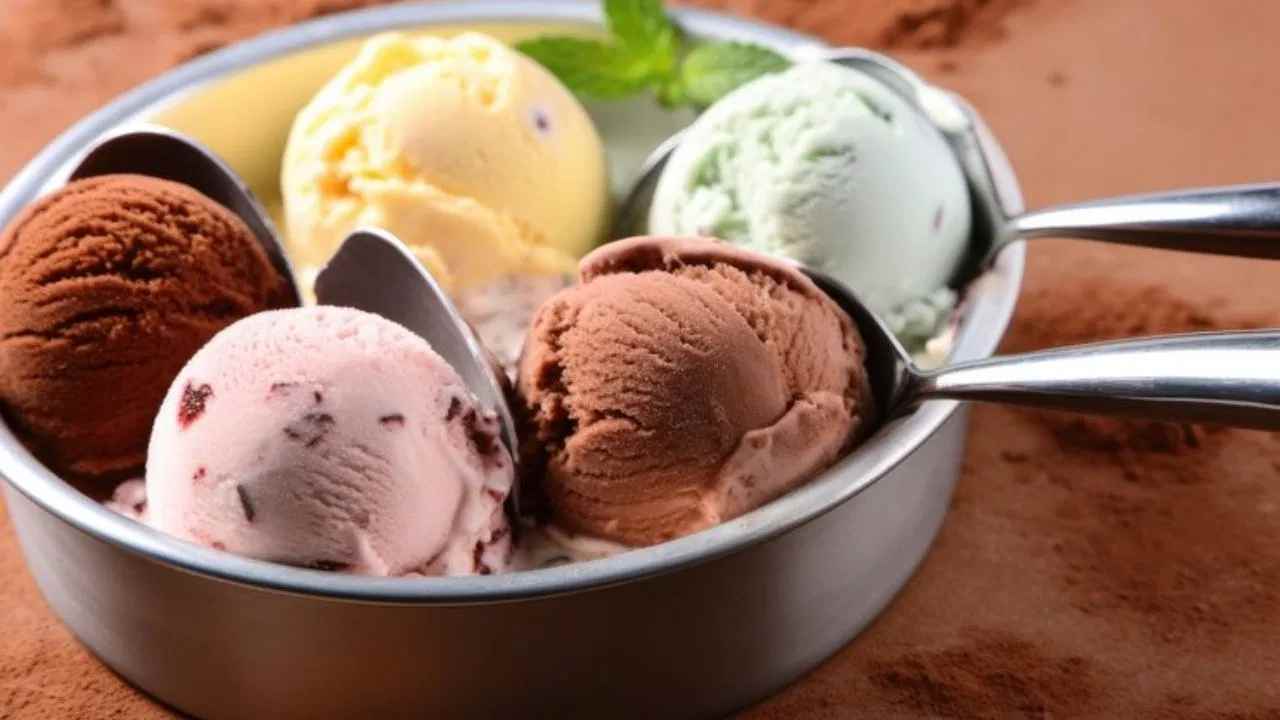 Ice cream was being sold mixed with liquor, police raided, 23 packets seized