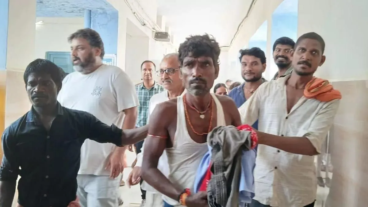 BIHAR VIRAL NEWS MAN FOUND DEAD IN TOILET CAME ALIVE