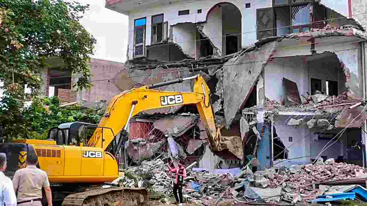 Supreme Court angry over bulldozer action, said, how can a house be demolished only if there is an accused?