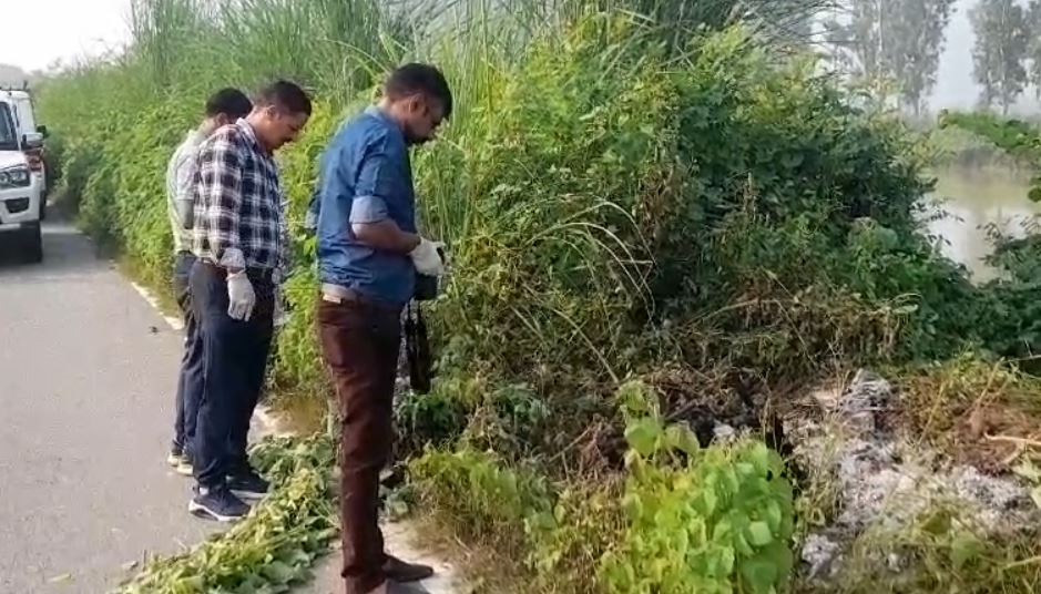 अधजला शव मिलने से हड़कंप