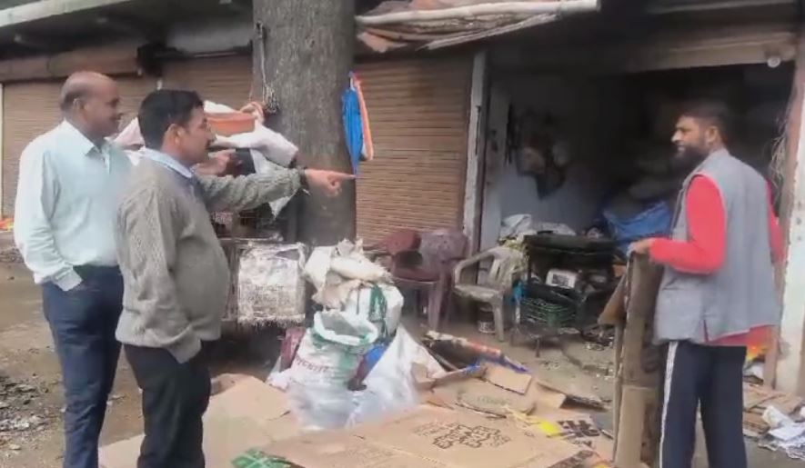 गंदगी पर कार्रवाई