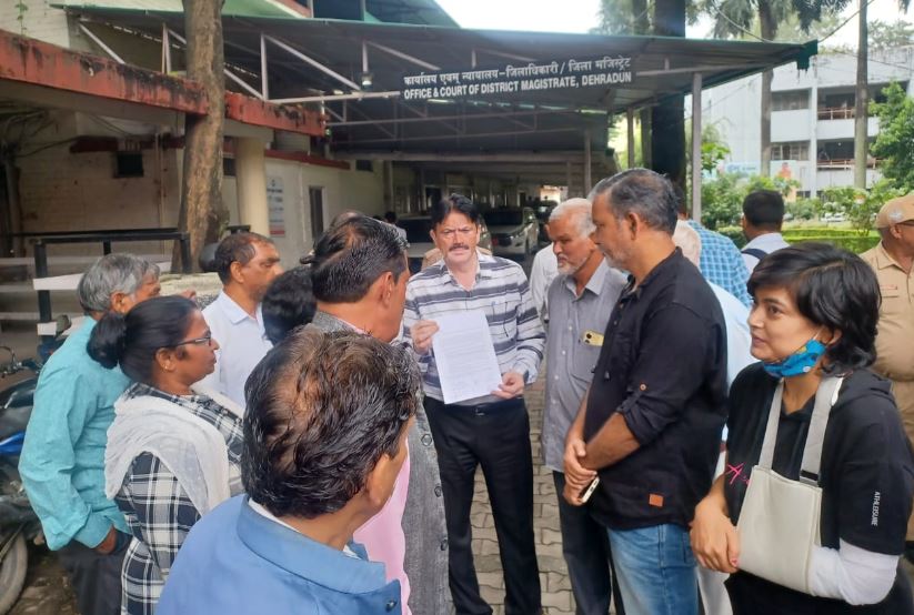 मजिस्ट्रेट को ज्ञापन सौंपा