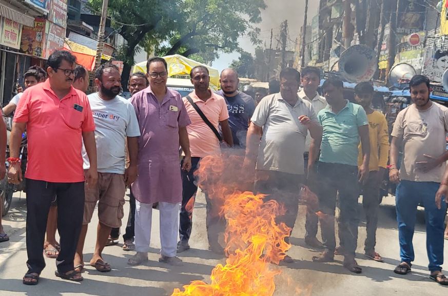 व्यापारियों का विरोध