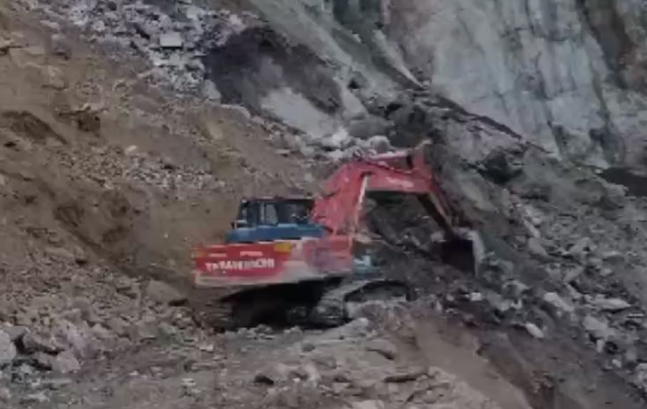 सड़क बंद चंपावत