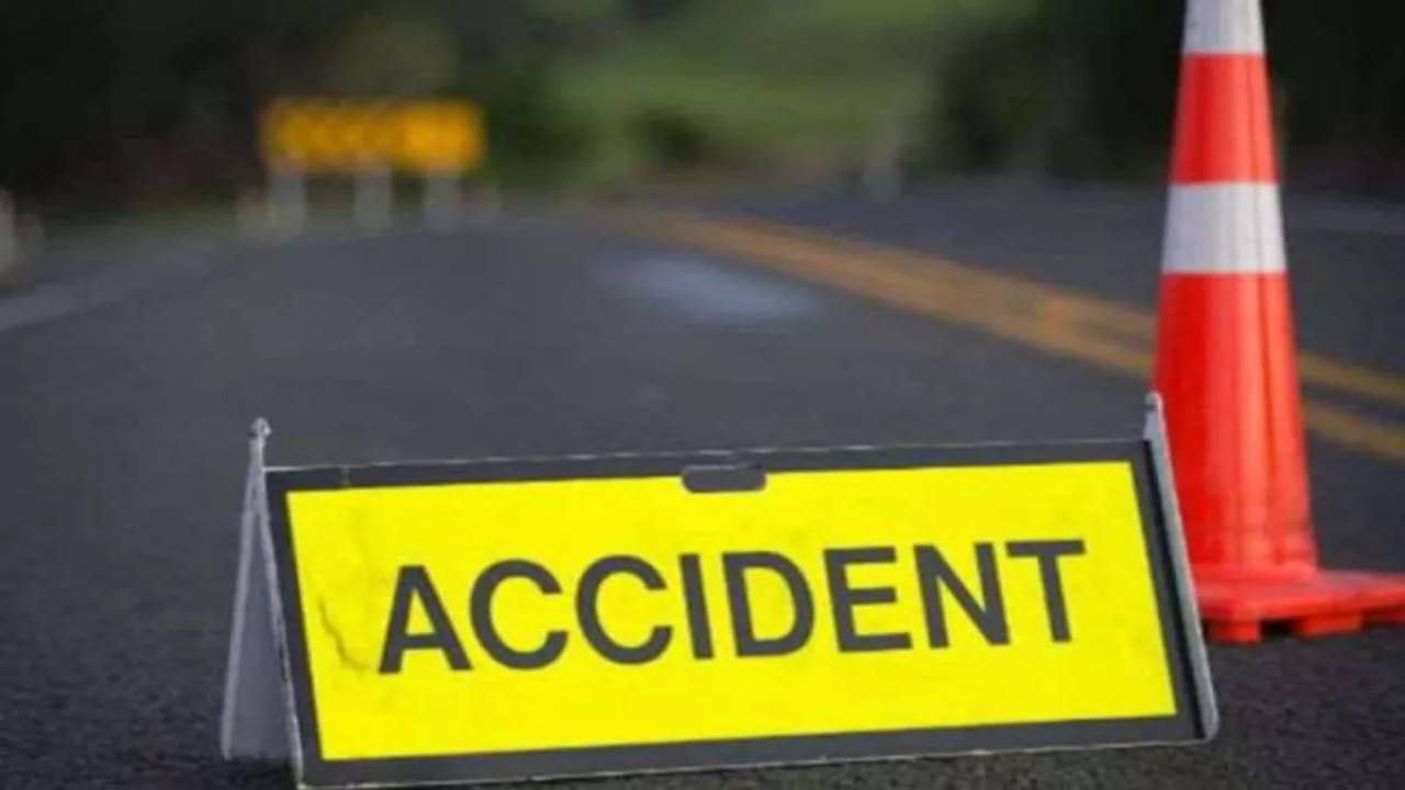 Dumper crushes 10 people in Dausa, Rajasthan, four killed
