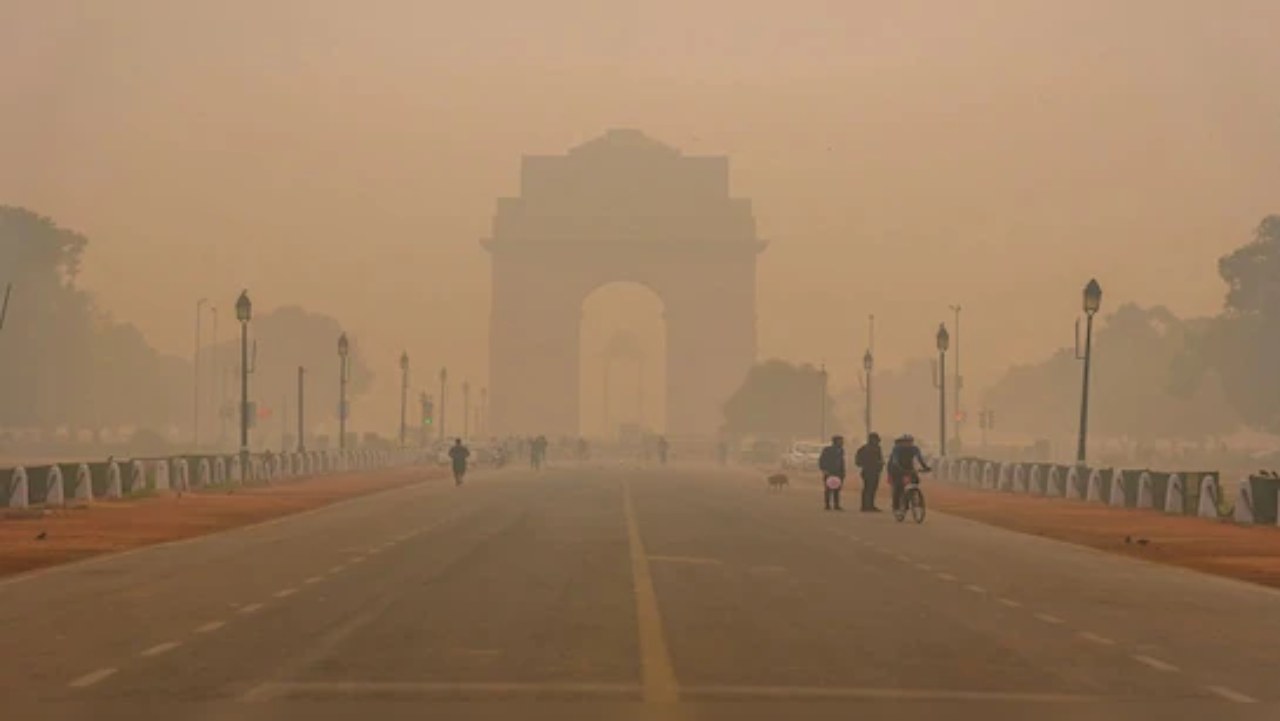Pollution in Delhi is adding poison to breath, air is bad, AQI 292