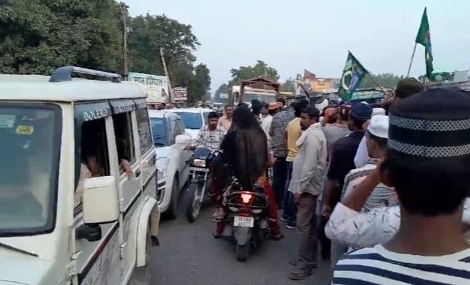 धर्मनगरी में भड़काऊ नारे लगाने की कोशिश, पुलिस ने किया मुकदमा दर्ज