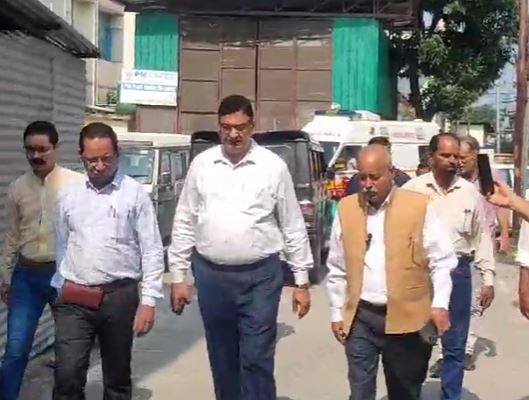 CMO ने किया जिला उप चिकित्सालय का औचक निरीक्षण, परिसर में मचा हड़कंप