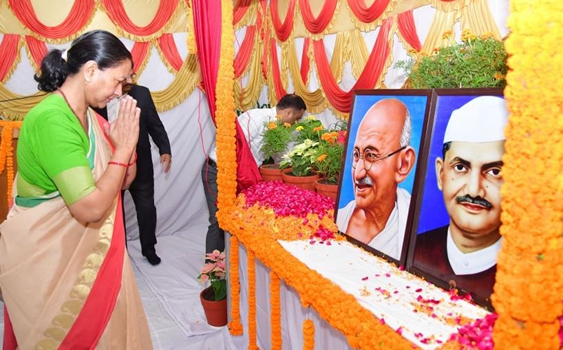 महात्मा गांधी और लाल बहादुर शास्त्री की जयंती आज, सीएस रतूड़ी ने दी श्रद्धांजलि