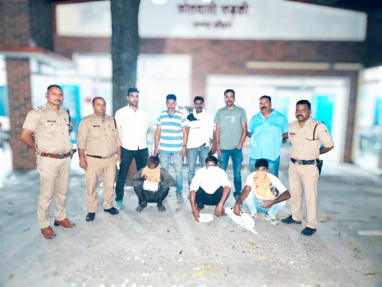 नशा तस्करों के खिलाफ पुलिस का प्रहार, 95 लाख की स्मैक के साथ तीन तस्कर अरेस्ट