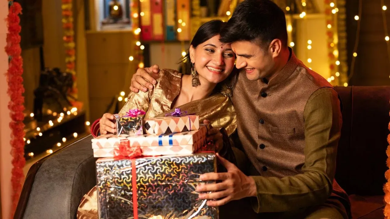 karwa-chauth-2024 karwa chauth gift ideas for wife